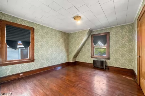 Bedroom - 82 Brook Ave, Passaic, NJ 07055 photo 4 of 6
