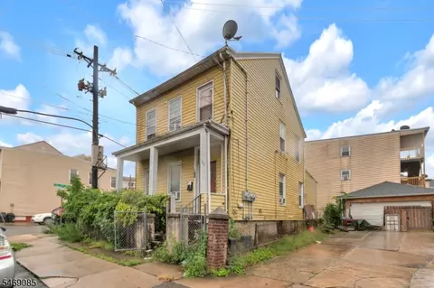 160 5th Ave, Paterson, NJ 07524