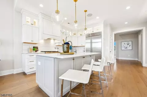 6 Concord Ct, Warren, NJ 07059
