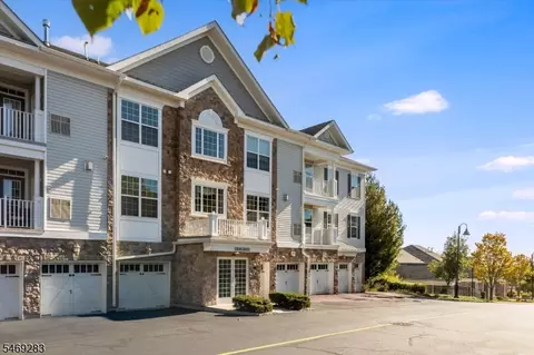 98 Quarry Dr #B2, Woodland Park, NJ 07424