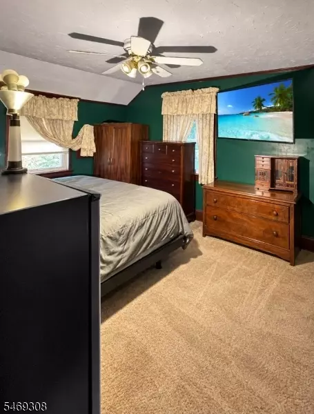 Bedroom - 175 S Lincoln Ave, Middlesex, NJ 08846 photo 2 of 3