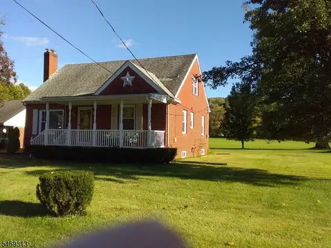 11 Willow Ln, Milford, NJ 08848
