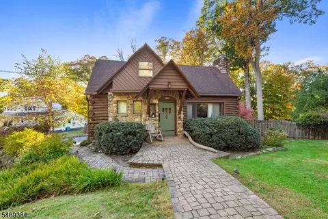 148 Schwarz Blvd, Lake Hopatcong, NJ 07849
