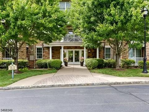 461 Victoria Dr, Bridgewater, NJ 08807