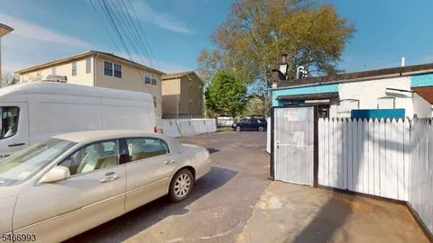 184 N Park St, East Orange City, NJ 07017