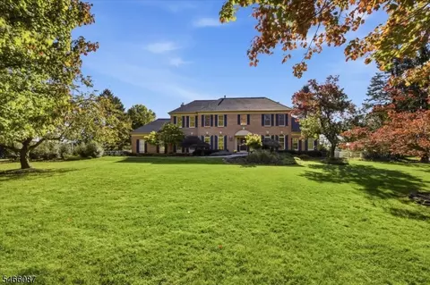 7 Ranney Rd, Long Valley, NJ 07853