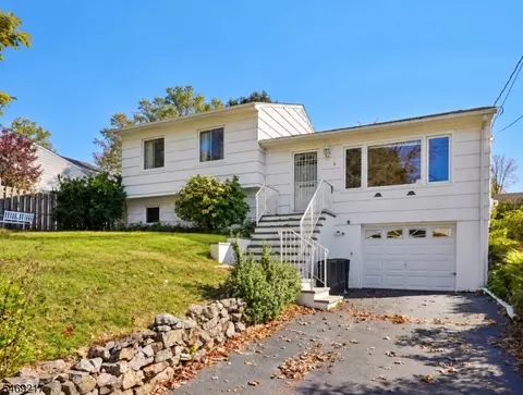 4 Nautical Ter, Lake Hopatcong, NJ 07849
