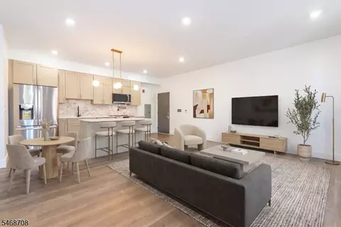 21 Lincoln Park #100, Newark, NJ 07102