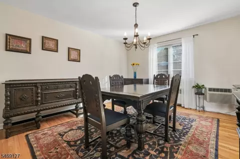 Dining - 60 Troy Dr # B, Springfield, NJ 07081 photo 2 of 2