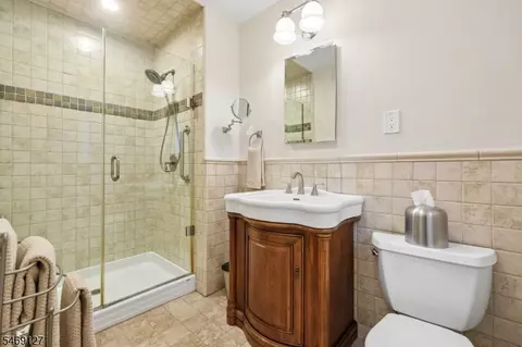 Bath - 60 Troy Dr # B, Springfield, NJ 07081 photo 1 of 2