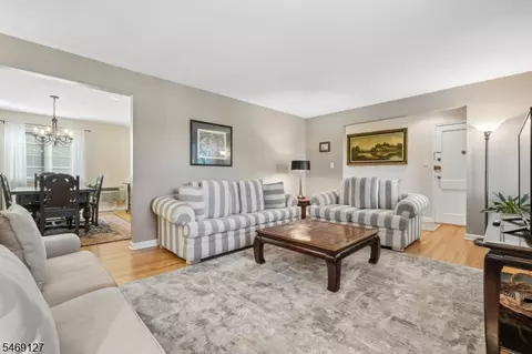 Living - 60 Troy Dr # B, Springfield, NJ 07081 photo 1 of 2