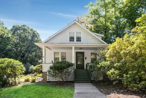 32 Mulder Ln, Midland Park, NJ 07432