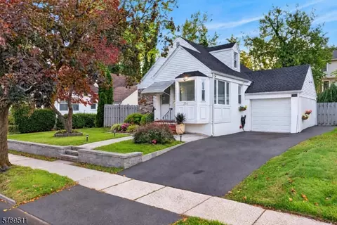 214 Floral St, Roselle, NJ 07203
