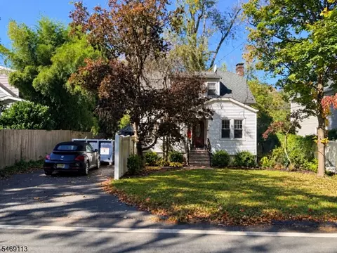 221 Village Rd, Green Village, NJ 07935