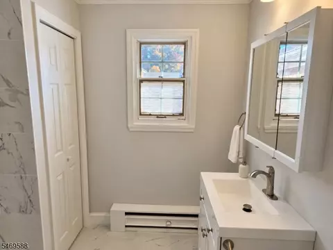 Bath - 17 Atherton Ct # B, Wayne, NJ 07470 photo 1 of 2
