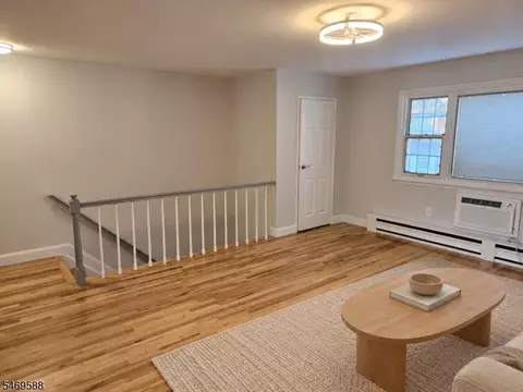 Living - 17 Atherton Ct # B, Wayne, NJ 07470 photo 1 of 3
