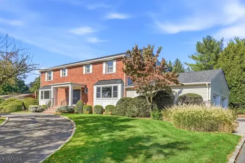 4 Tremont Ter, Livingston, NJ 07039