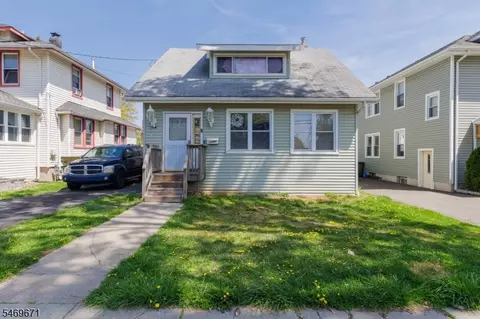 427 Robins St, Roselle, NJ 07203