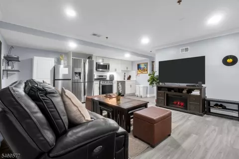 113 38th St #3, Union City, NJ 07087
