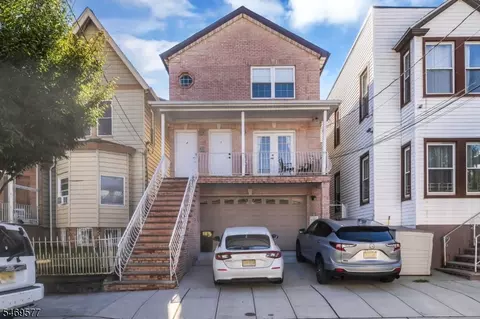 113 38th St, Union City, NJ 07087