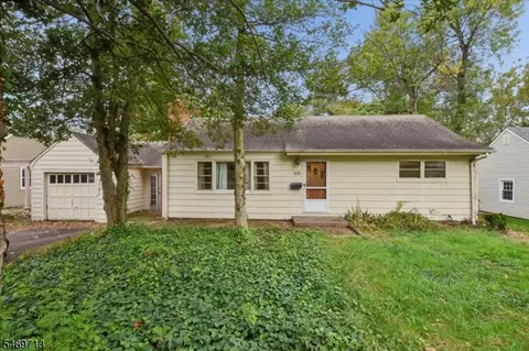 418 Chain O Hills Rd, Colonia, NJ 07067