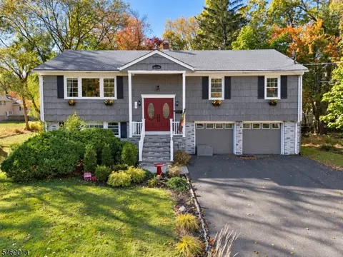 19 Nugent Pl, Westwood, NJ 07675