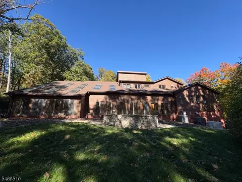 34 Lord William Penn Dr, Morristown, NJ 07960
