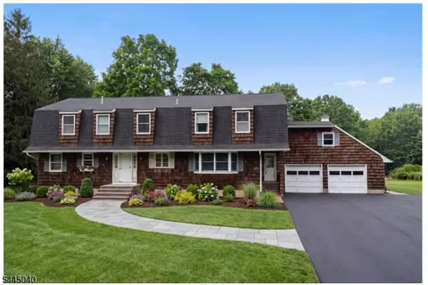 381 Drakestown Rd, Long Valley, NJ 07853
