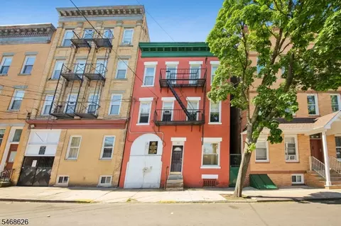 101 Warwick St, Newark, NJ 07105