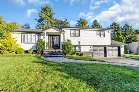Exterior - 32 Mandon Dr, Wayne, NJ 07470 photo 4 of 7