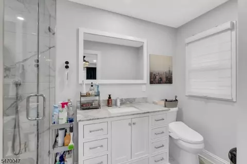 Bath - 32 Mandon Dr, Wayne, NJ 07470 photo 1 of 3