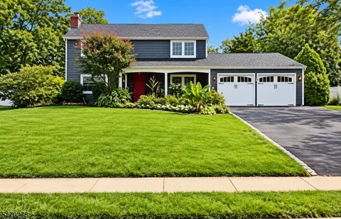 13 Dahlia Rd, Somerset, NJ 08873