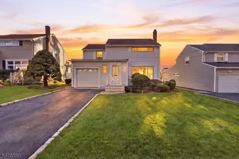 15 Brentwood Dr, Verona, NJ 07044