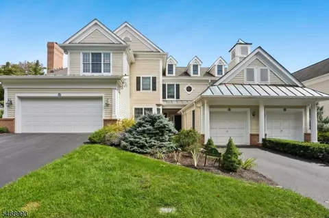 4 Meadowbrook Club Way, Far Hills, NJ 07931