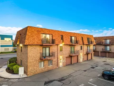 825 Riverside Ave #A3, Lyndhurst, NJ 07071