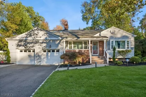 39 Woodbrook Cir, Westfield, NJ 07090