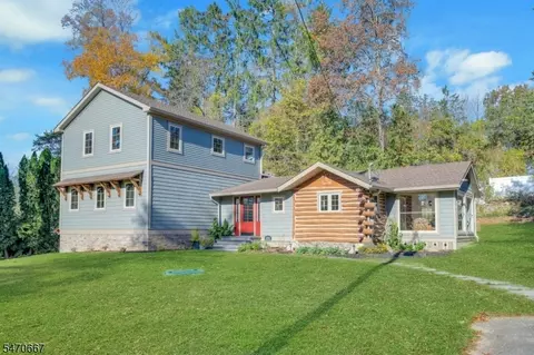 931 Edgewood Dr, Newton, NJ 07860