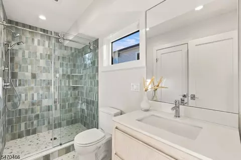 Bath - 42 Willow St #A, Millburn, NJ 07041 photo 1 of 2