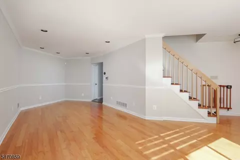 Living - 3115 Park Pl, Springfield, NJ 07081 photo 3 of 8