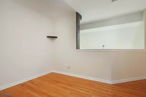 Living - 3115 Park Pl, Springfield, NJ 07081 photo 7 of 8