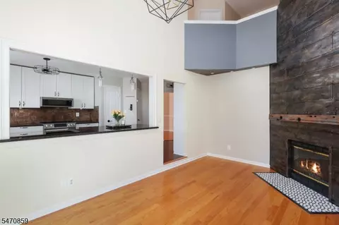 Living - 3115 Park Pl, Springfield, NJ 07081 photo 6 of 8