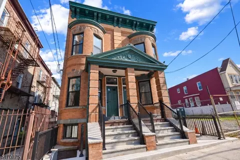 124 Lexington Ave, Jersey City, NJ 07304