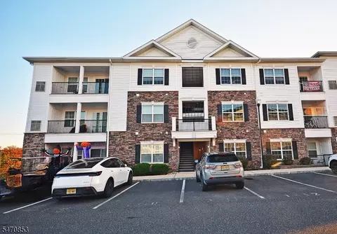 514 Tavern Rd, Monroe Township, NJ 08831