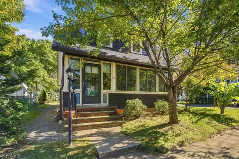 49 Franklin St, Somerset, NJ 08873