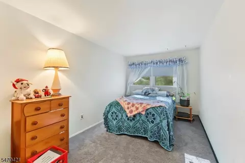 Bedroom - 9 Morningside Dr, Succasunna, NJ 07876 photo 6 of 9