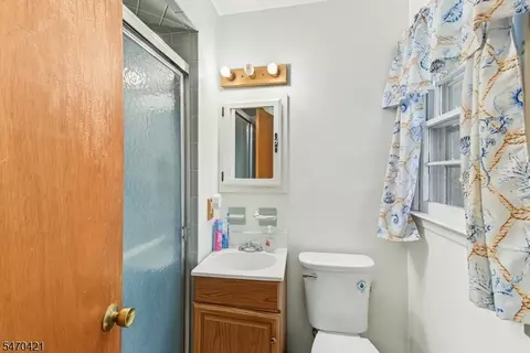 Bath - 9 Morningside Dr, Succasunna, NJ 07876 photo 1 of 3