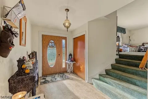 Entry Way - 9 Morningside Dr, Succasunna, NJ 07876 photo 1 of 4
