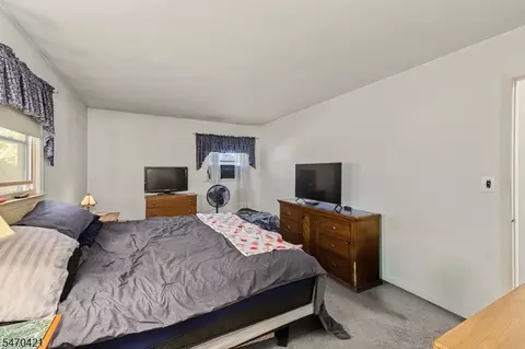 Bedroom - 9 Morningside Dr, Succasunna, NJ 07876 photo 1 of 9