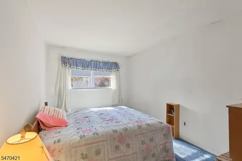 Bedroom - 9 Morningside Dr, Succasunna, NJ 07876 photo 4 of 9