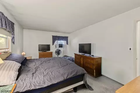 Bedroom - 9 Morningside Dr, Succasunna, NJ 07876 photo 3 of 9